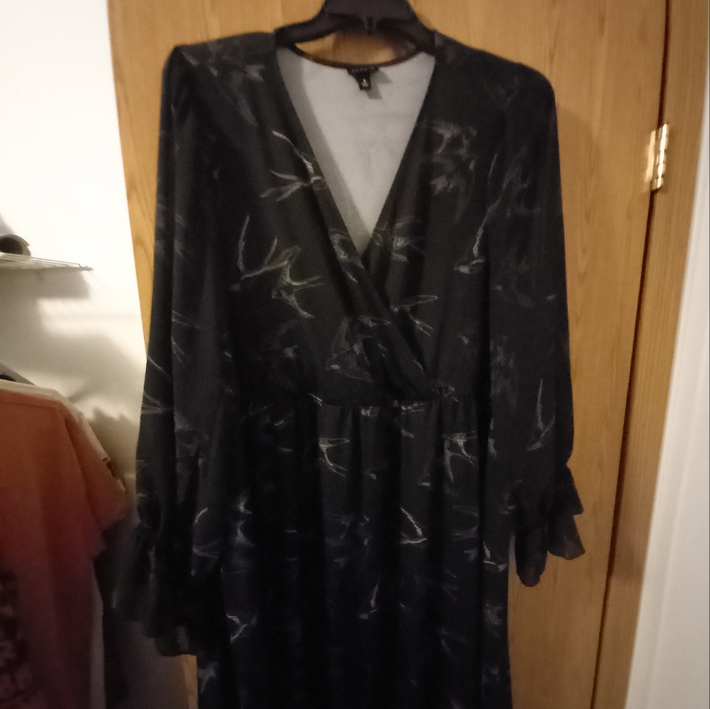 TORRID dress , size 3, long sleeve dress. Excellent  condition
